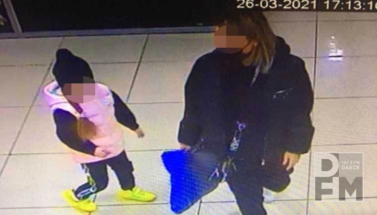 В Нижнекамске мать с ребенком украла футболку в магазине