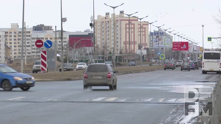 В Нижнекамске приступили к ямочному ремонту дорог