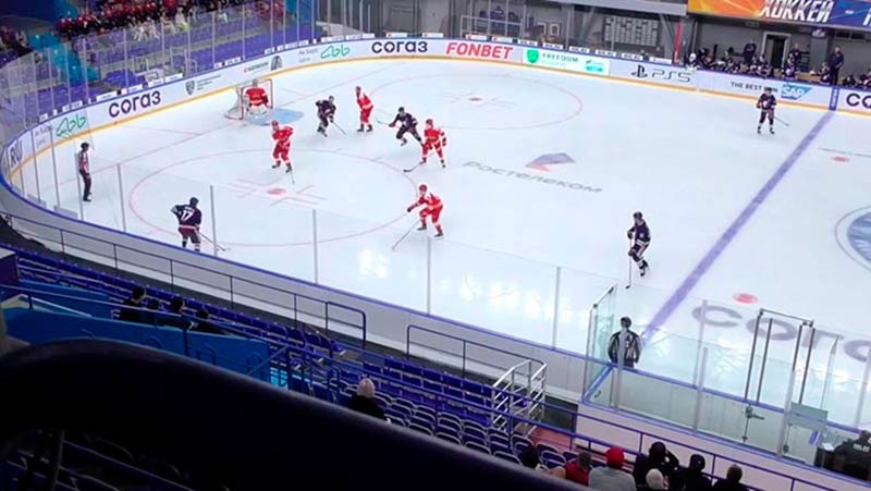 Нижнекамские хоккеисты сыграли товарищеские матчи против «Куньлунь Ред Стар»