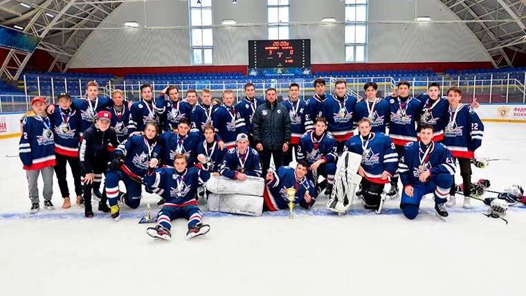 В Нижнекамске завершился традиционный турнир по хоккею памяти Юрия Немова