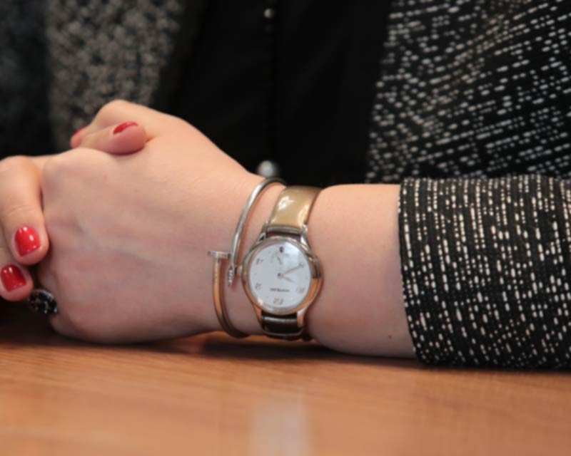 Клава Кока подарила матери на день рождения часы на 200 тыс рублей