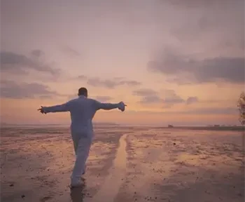 LYRIQ - Обними